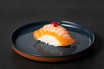 40. Grilled Chili Salmon Nigiri (1 stk.)